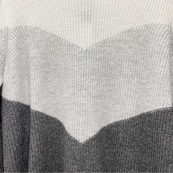 NWT Design History Gray Zip Back Crew Neck Chevron Sweater Women’s Size XL NEW - Picture 11 of 16